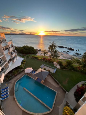 Coral Cove Apartments - Absolute Beachfront Resort Bowen